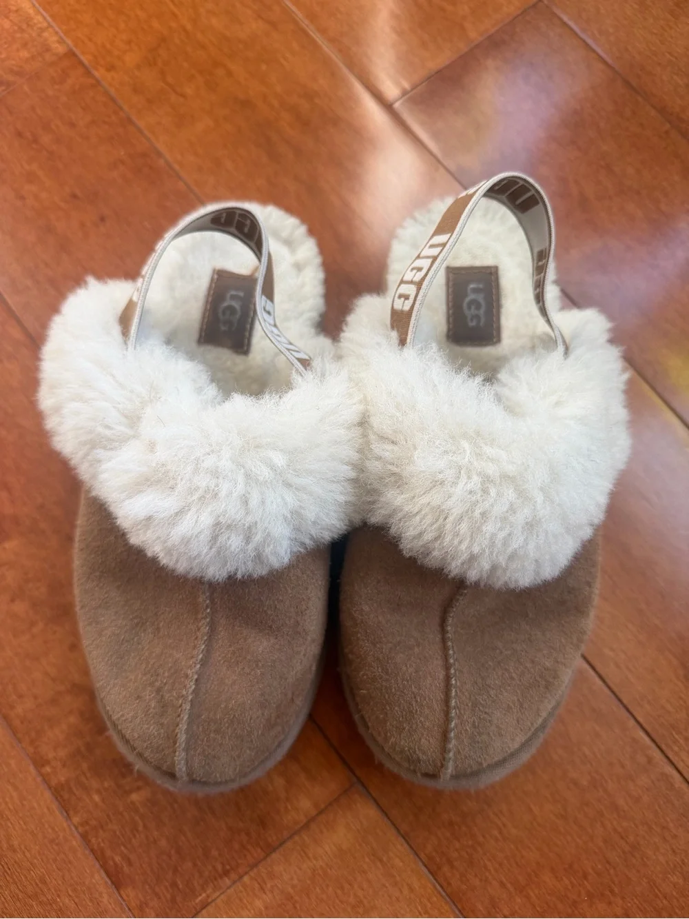 UGG Kids Funkette Cozy Shearling-Lined Slip-On Shoes in Brown and Cream size 1